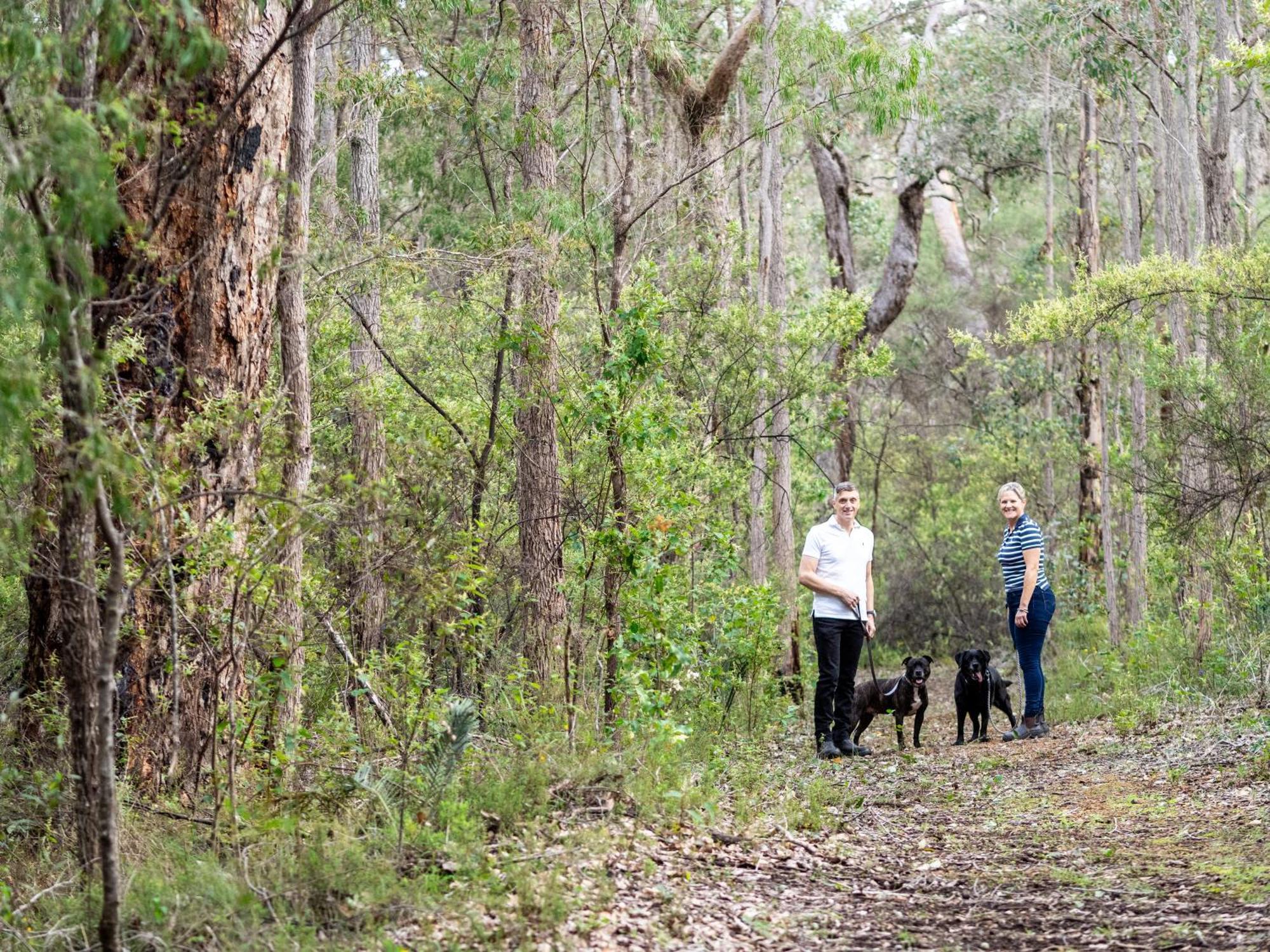 Jarrah Grove Forest Retreat - Adults Only Luxury Chalet Rosa Glen ภายนอก รูปภาพ