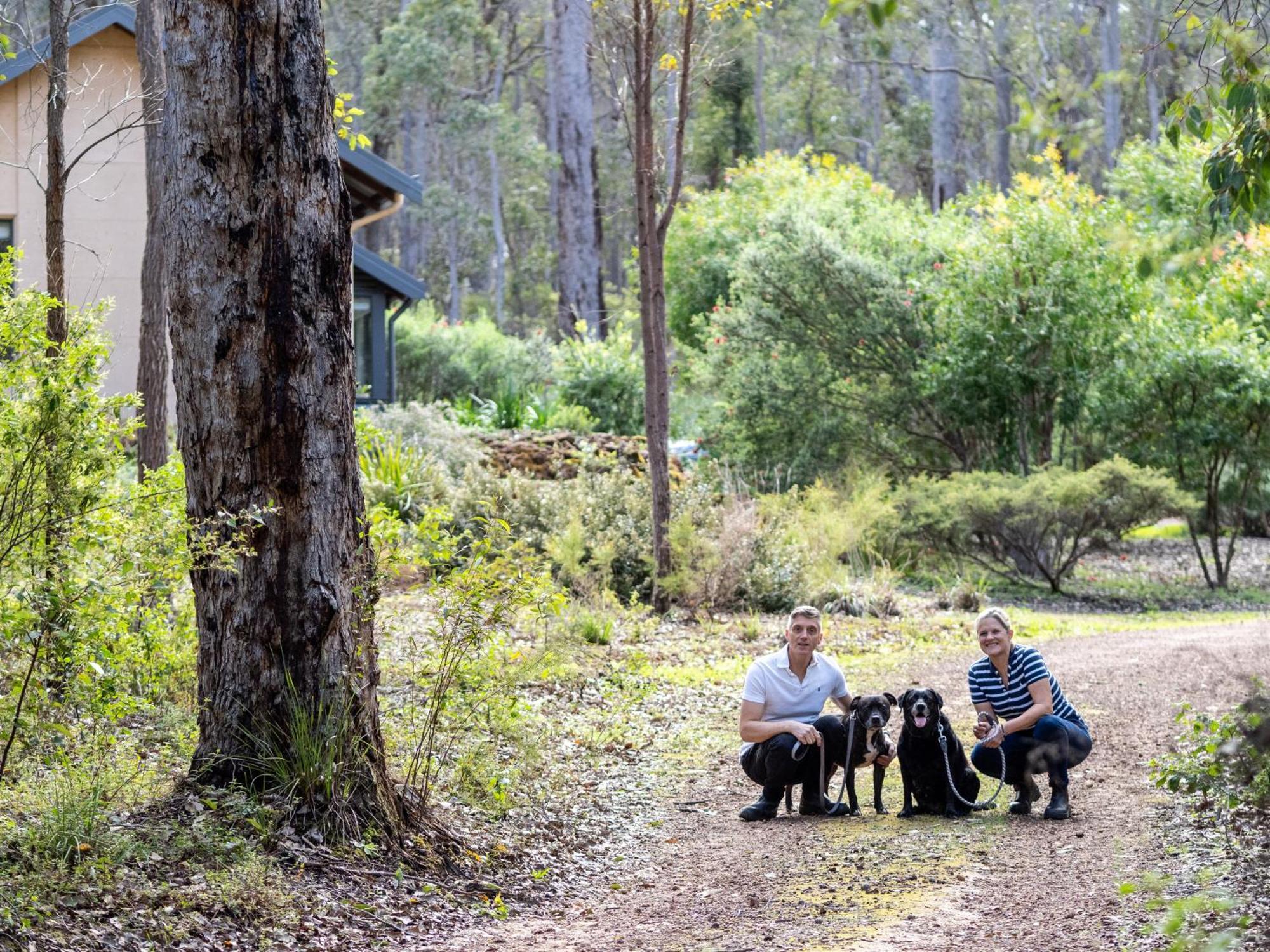 Jarrah Grove Forest Retreat - Adults Only Luxury Chalet Rosa Glen ภายนอก รูปภาพ