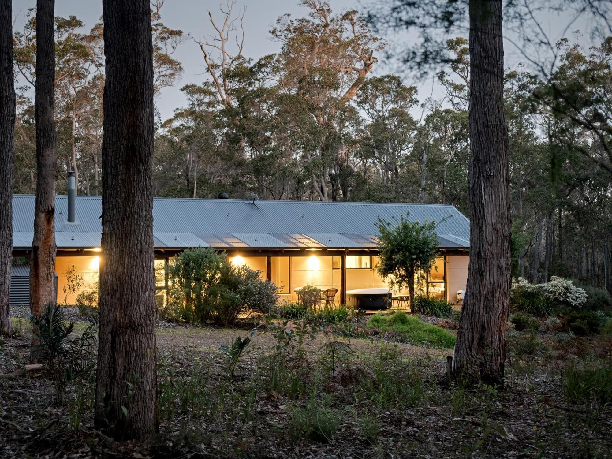 Jarrah Grove Forest Retreat - Adults Only Luxury Chalet Rosa Glen ภายนอก รูปภาพ