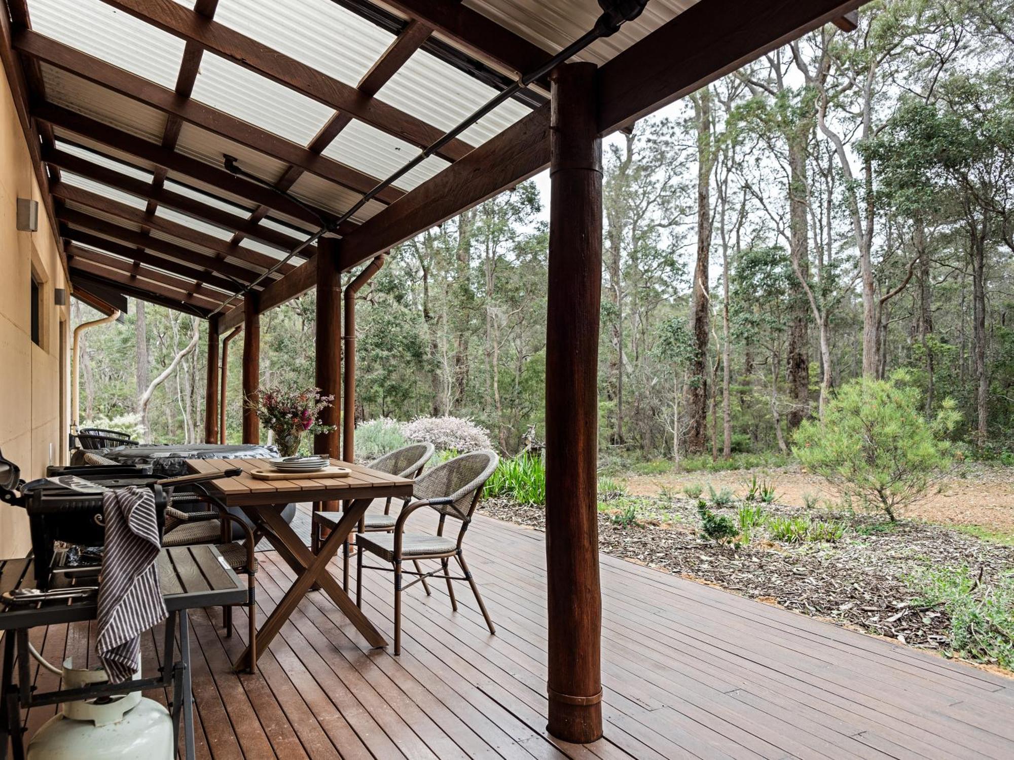 Jarrah Grove Forest Retreat - Adults Only Luxury Chalet Rosa Glen ภายนอก รูปภาพ